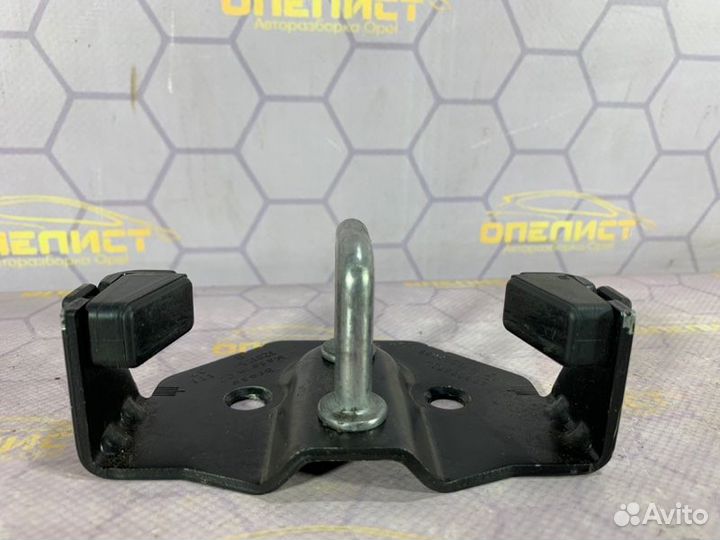 Боёк замка задний Opel Astra H 2005