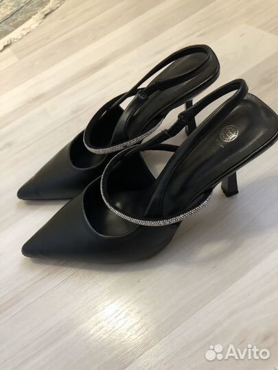 Туфли женские 38 размер черные на каблуке
