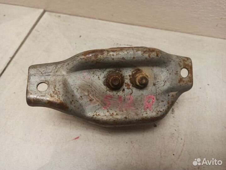 Подушка двигателя Субару