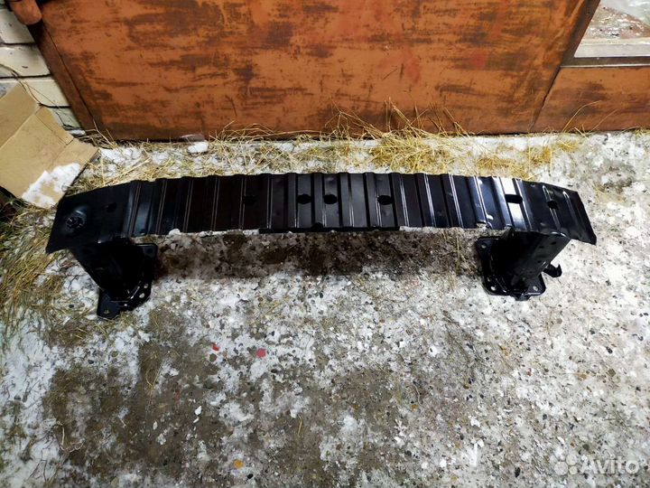 Усилитель бампера Ford