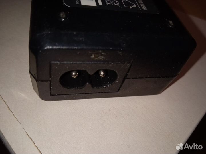 Блок питания/адаптер 9V/1A PAX/P90/S90