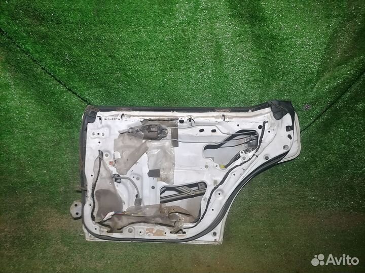 Дверь задняя правая Toyota Chaser GX81 Пустая