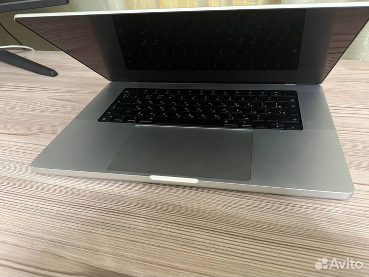 Apple MacBook Pro 16 M1 2021 Silver идеальный