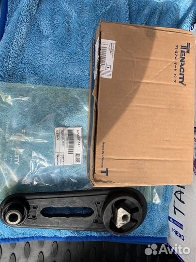 Опора двигателя Nissan Juke