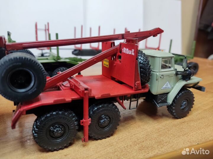 Модели 1/43 Урал лесовоз