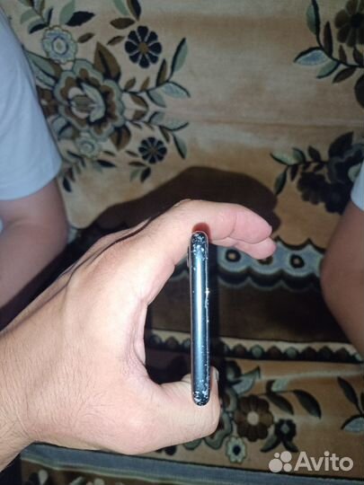 Телефон iPhone 7