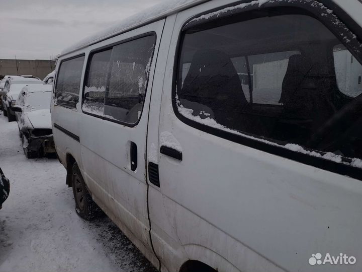Авто в разбор на запчасти Toyota Hiace