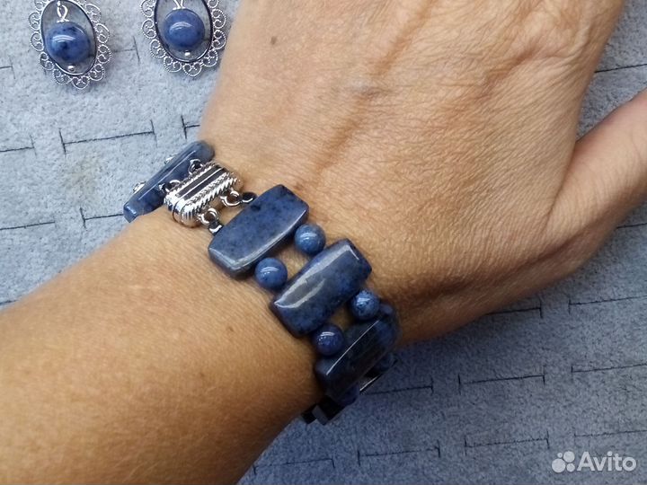 Браслет дюмортьерит