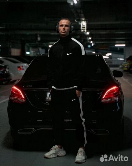 Спортивный комтюм