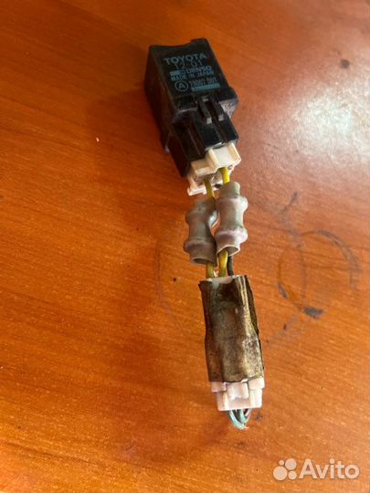 Реле указателя поворота Toyota Corolla AE110 4EFE