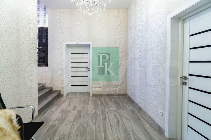 Дом 280 м² на участке 5 сот.