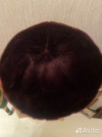 Женские меховые шапки