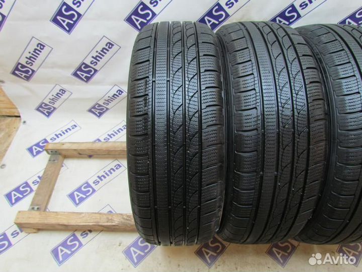 Minerva S210 Ice Plus 215/60 R17 97P