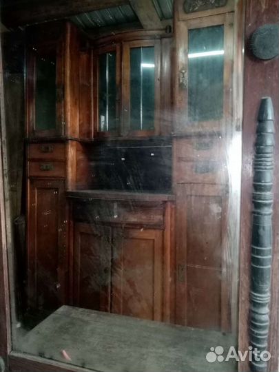 Старинный антикварный резной шкаф-буфет из 2 пол-н