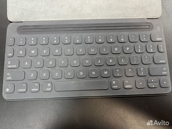 Чехол-клавиатура Apple iPad Pro 9.7 Smart Keyboard