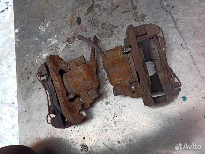 Передний суппорт в сборе Kia Sephia 1 рест