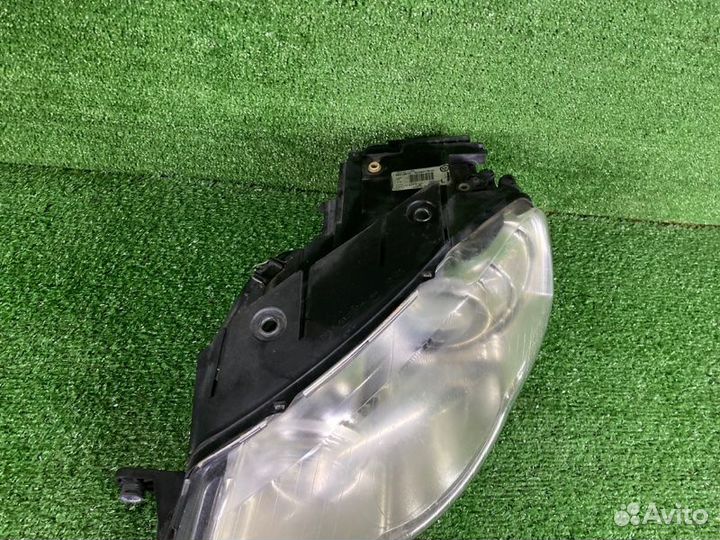 Фара ксеноновая передняя левая Volkswagen Passat