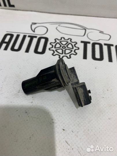 Датчик положения коленвала Renault Duster