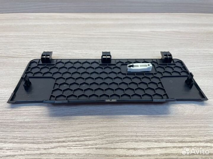 Крышка блока предохранителей салона Volkswagen