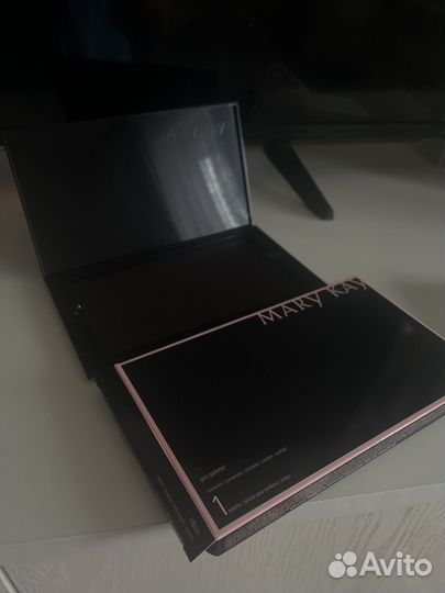 Кисти и футляр Mary Kay