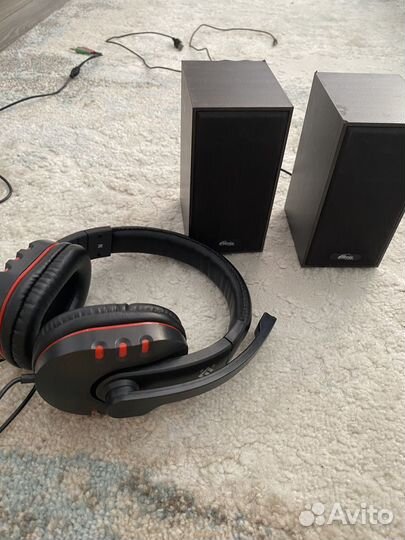 Наушники и колонка