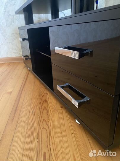 Тумба под телевизор