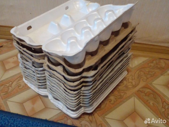 Коробки для яиц.Вёдра 3л.Банки.Бутылки 1л