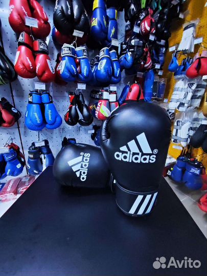 Боксёрские перчатки Adidas 