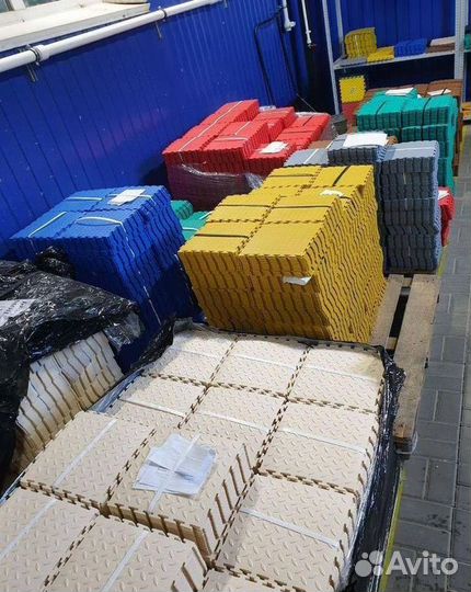 Модульная пвх плитка в автосервис / сто