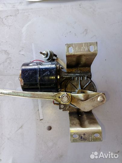 Моторчик с тягами для стеклоочистителя газ 69