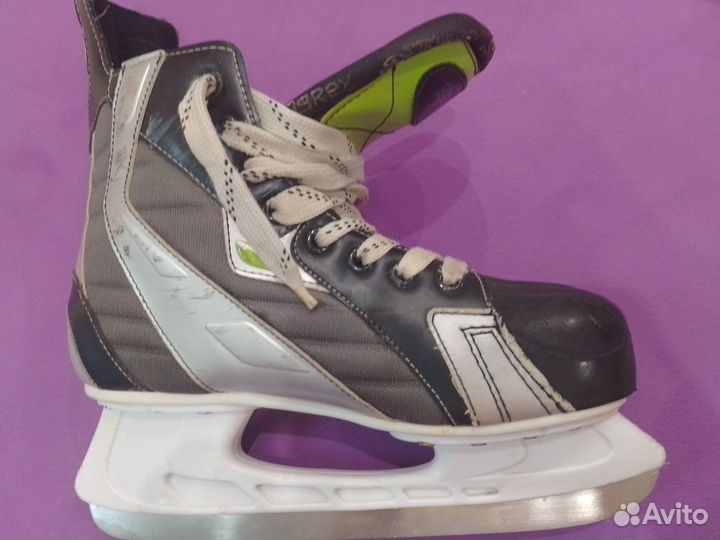 Коньки хоккейные