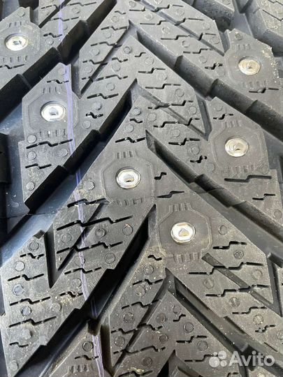 Nokian Tyres Hakkapeliitta 10p SUV 235/65 R18 111T