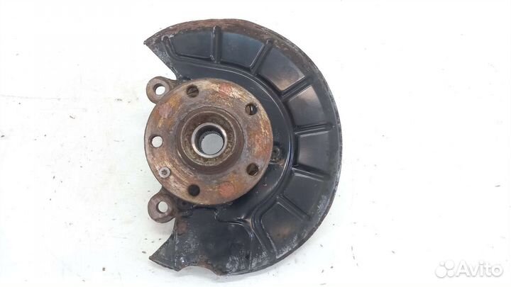 Кулак передний левый Skoda Octavia A5