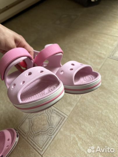 Сандалии для девочек Crocs