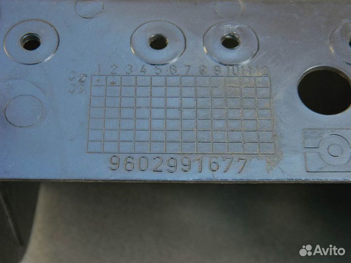 Рамка магнитолы Citroen Berlingo