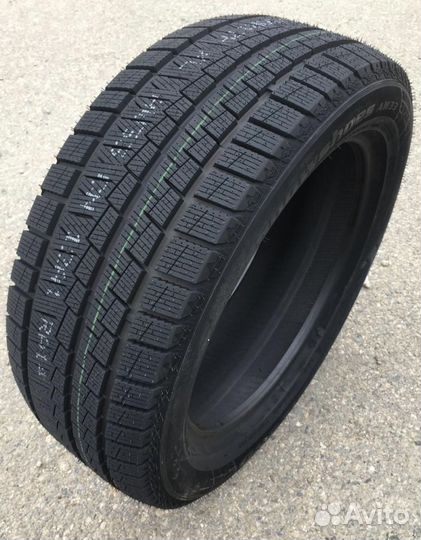 Habilead SnowShoes AW33 245/40 R20 99H