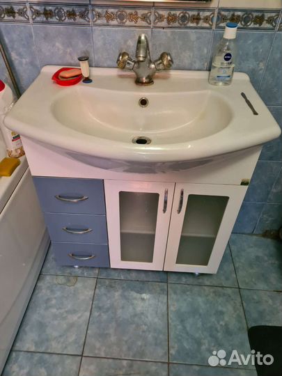 Тумба для ванной с зеркалом