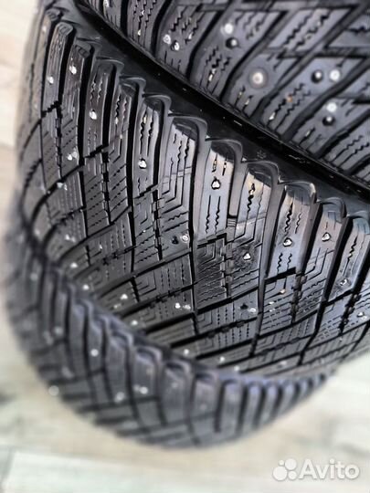 Goodyear Ultragrip Ice Arctic 235/45 R17