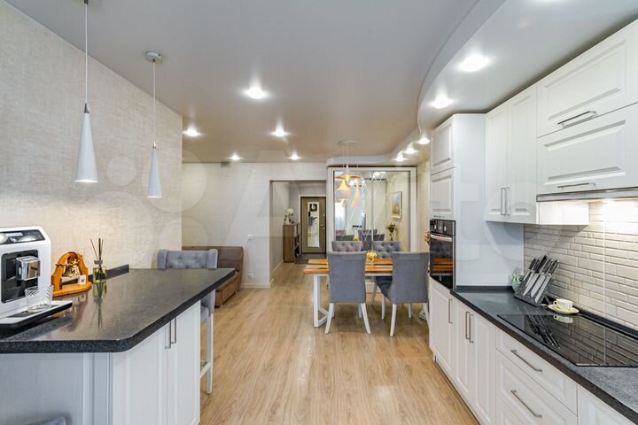 3-к. квартира, 82 м², 9/10 эт.