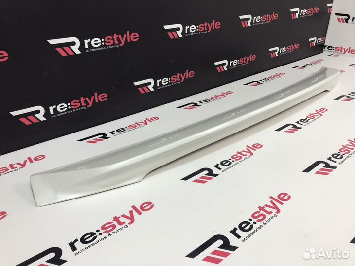 Спойлер Toyota Land Cruiser 200 2016-2022 Белый