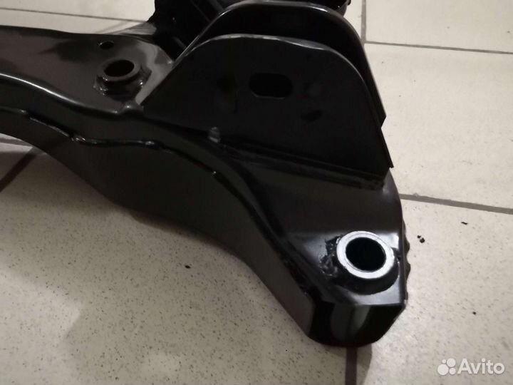 Задняя балка подрамник Mitsubishi Outlander 1