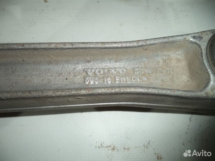 Тяга продольная Volvo 940