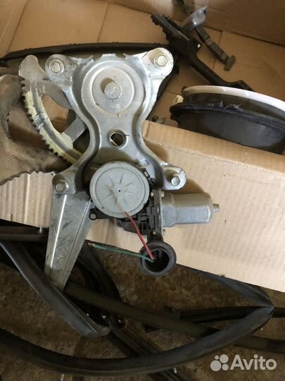 Стеклоподъемник Toyota corolla 150E