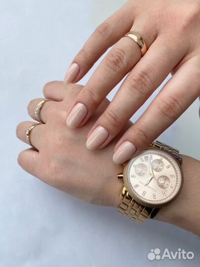 Маникюр, педикюр, наращивание ногтей