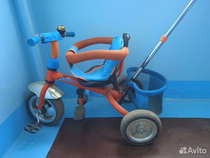 Детский велосипед трехколесный с ручкой