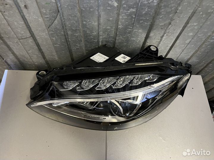 Фара левая Mercedes W205 дорестайлинг