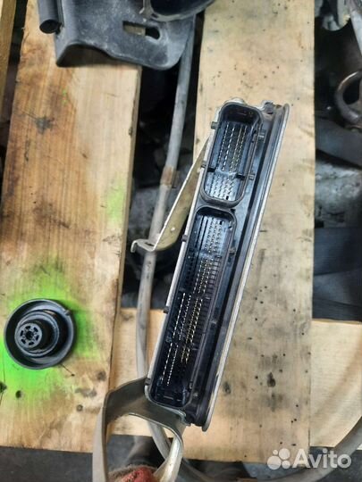 Блок управления двигателем Toyota Rav 4 40 2.0