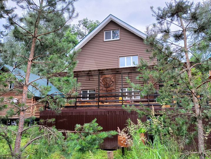 Дом 192 м² на участке 1,5 сот.