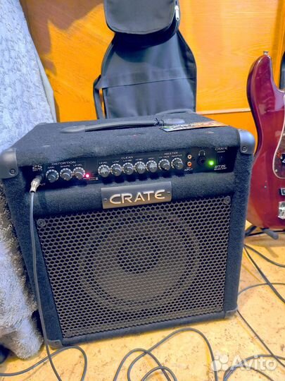 Басовый комбоусилитель