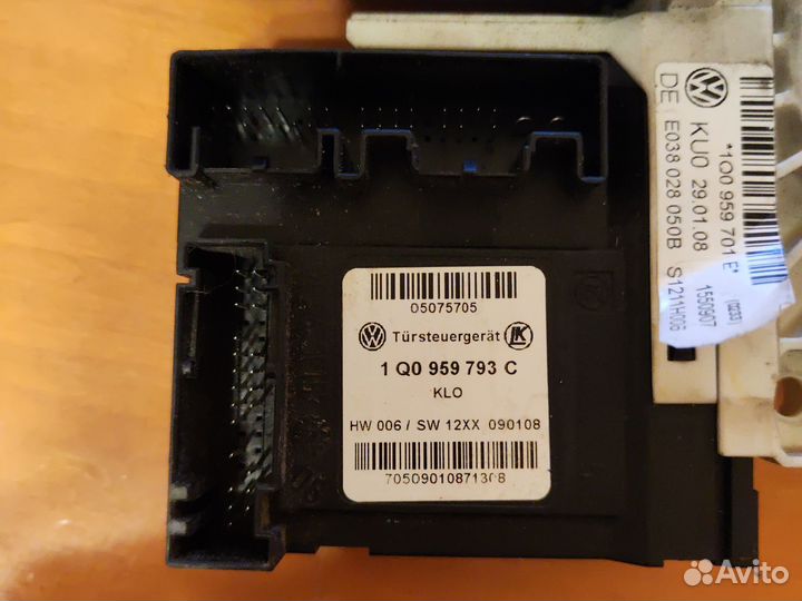 Моторчик стеклоподъемника 1Q0959793C